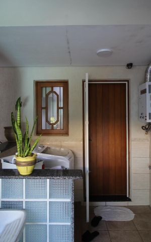 Casa para alugar com 100m², 4 quartos e 2 vagasÁrea de Serviço