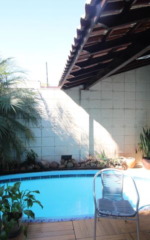 Casa para alugar com 100m², 4 quartos e 2 vagasPiscina
