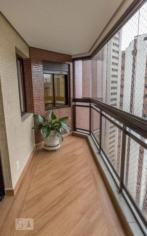 Apartamento à venda com 125m², 3 quartos e 2 vagas Apartamento à venda com 125m², 3 quartos e 2 vagasVaranda