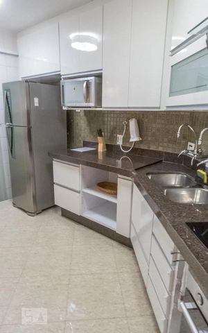 Apartamento à venda com 125m², 3 quartos e 2 vagas Apartamento à venda com 125m², 3 quartos e 2 vagasCozinha