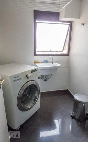 Apartamento à venda com 125m², 3 quartos e 2 vagas Apartamento à venda com 125m², 3 quartos e 2 vagasÁrea de Serviço