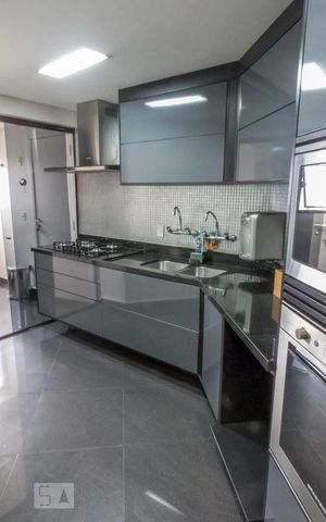 Apartamento à venda com 125m², 3 quartos e 2 vagas Apartamento à venda com 125m², 3 quartos e 2 vagasCozinha