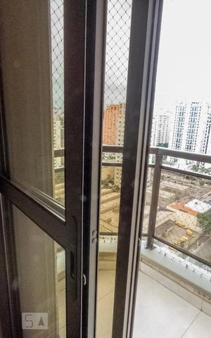 Apartamento à venda com 125m², 3 quartos e 2 vagas Apartamento à venda com 125m², 3 quartos e 2 vagasVaranda