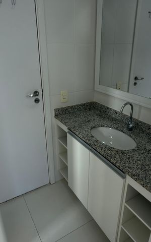 Casa de condomínio para alugar com 140m², 3 quartos e 4 vagasBanheiro