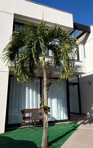 Casa de condomínio para alugar com 140m², 3 quartos e 4 vagasFachada