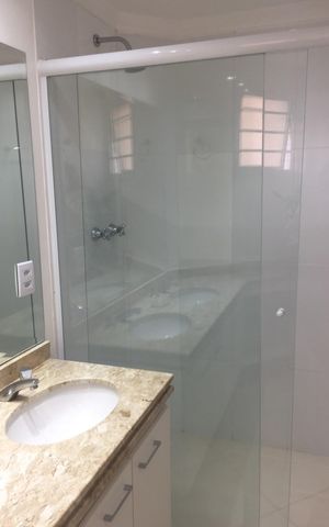 Apartamento à venda com 125m², 3 quartos e 2 vagas Apartamento à venda com 125m², 3 quartos e 2 vagasBanheiro