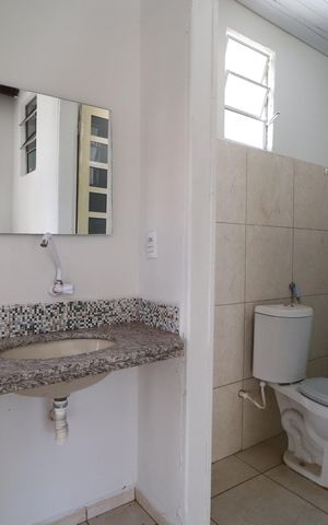 Casa para alugar com 140m², 3 quartos e 2 vagasBanheiro social 1