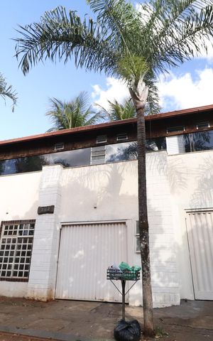 Casa para alugar com 140m², 3 quartos e 2 vagasFachada
