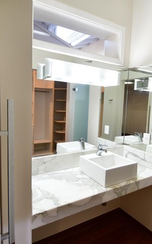 Casa de condomínio para alugar com 500m², 4 quartos e 5 vagasBanheiro Suíte