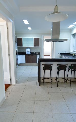 Casa de condomínio para alugar com 500m², 4 quartos e 5 vagasCozinha