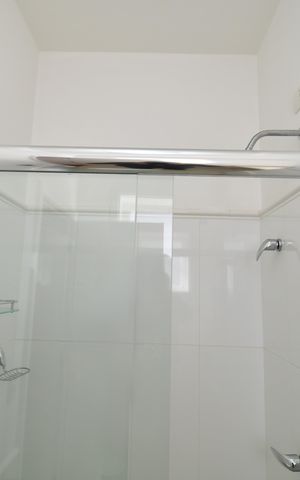 Casa de condomínio para alugar com 500m², 4 quartos e 5 vagasBanheiro Suíte
