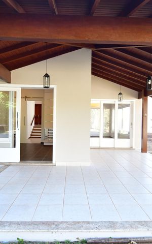 Casa de condomínio para alugar com 500m², 4 quartos e 5 vagasVaranda da Sala