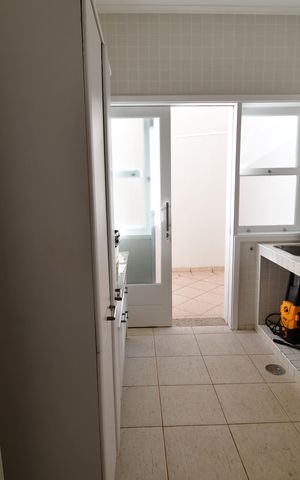 Casa de condomínio para alugar com 500m², 4 quartos e 5 vagasÁrea de Serviço