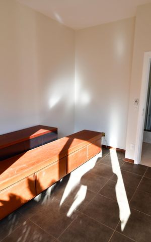 Casa de condomínio para alugar com 500m², 4 quartos e 5 vagasEscritório