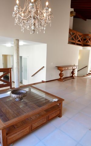 Casa de condomínio para alugar com 500m², 4 quartos e 5 vagasSala
