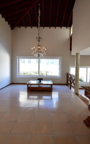 Casa de condomínio para alugar com 500m², 4 quartos e 5 vagasSala