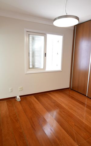Casa de condomínio para alugar com 500m², 4 quartos e 5 vagasQuarto 1 - Suíte