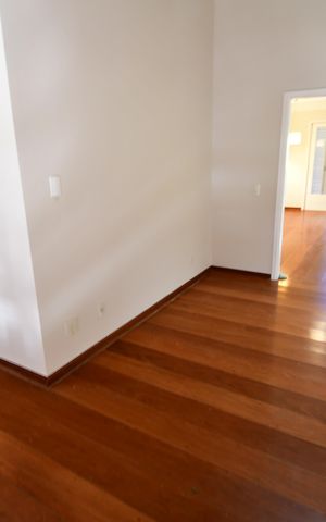 Casa de condomínio para alugar com 500m², 4 quartos e 5 vagasMezanino