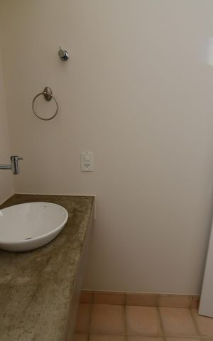 Casa de condomínio para alugar com 500m², 4 quartos e 5 vagasBanheiro