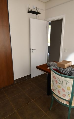 Casa de condomínio para alugar com 500m², 4 quartos e 5 vagasQuarto de Serviço