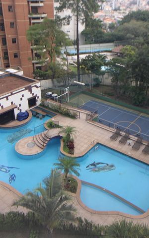 Apartamento à venda com 222m², 4 quartos e 4 vagasVaranda