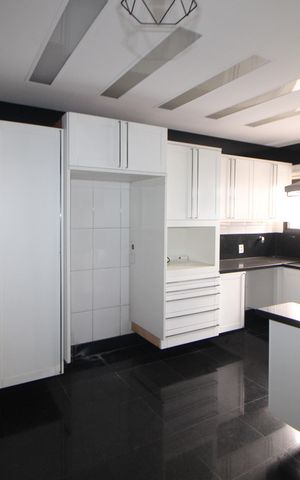 Apartamento à venda com 222m², 4 quartos e 4 vagasCozinha
