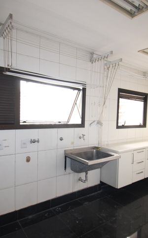 Apartamento à venda com 222m², 4 quartos e 4 vagasÁrea de Serviço