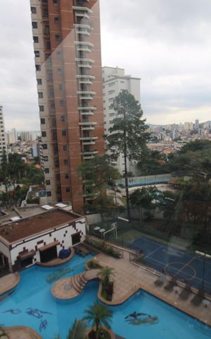 Apartamento à venda com 222m², 4 quartos e 4 vagasVaranda