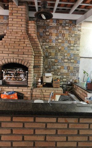 Casa à venda com 360m², 7 quartos e 4 vagasChurrasqueira