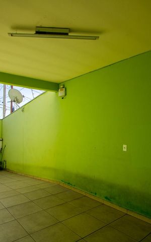 Casa à venda com 110m², 3 quartos e 2 vagasGaragem