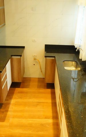 Casa à venda com 210m², 2 quartos e 2 vagasCozinha