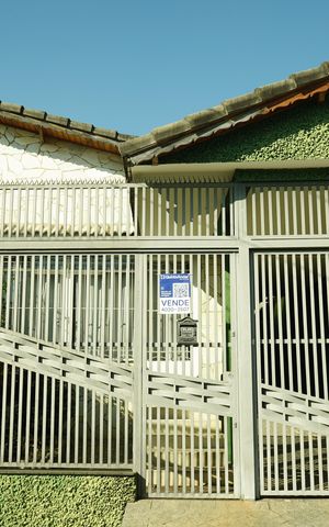 Casa à venda com 210m², 2 quartos e 2 vagasFachada