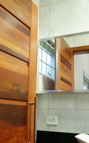 Casa à venda com 210m², 2 quartos e 2 vagasBanheiro da Suíte