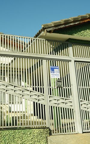 Casa à venda com 210m², 2 quartos e 2 vagasFachada
