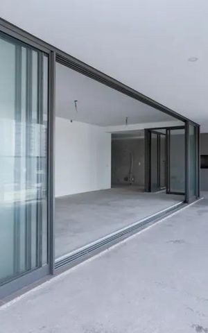 Apartamento à venda com 210m², 4 quartos e 3 vagas Apartamento à venda com 210m², 4 quartos e 3 vagasVaranda