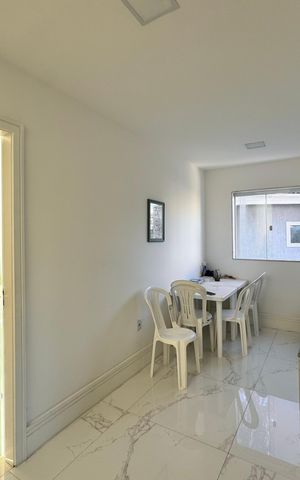 Casa de condomínio para alugar com 297m², 6 quartos e 2 vagas Casa de condomínio para alugar com 297m², 6 quartos e 2 vagasHall Dormitórios