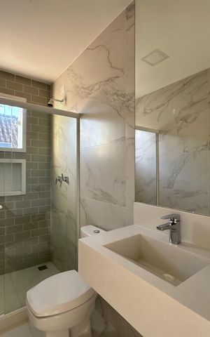 Casa de condomínio para alugar com 297m², 6 quartos e 2 vagas Casa de condomínio para alugar com 297m², 6 quartos e 2 vagasSuíte 5 - Banheiro