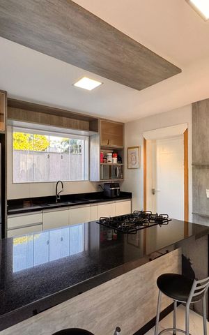 Casa de condomínio para alugar com 297m², 6 quartos e 2 vagas Casa de condomínio para alugar com 297m², 6 quartos e 2 vagasCozinha