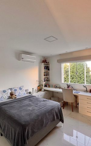 Casa de condomínio para alugar com 297m², 6 quartos e 2 vagas Casa de condomínio para alugar com 297m², 6 quartos e 2 vagasSuíte 3