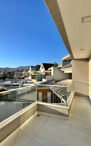 Casa de condomínio para alugar com 297m², 6 quartos e 2 vagas Casa de condomínio para alugar com 297m², 6 quartos e 2 vagasSuíte 1 (Master) - Varanda
