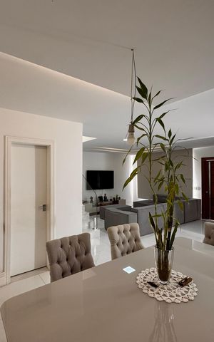 Casa de condomínio para alugar com 297m², 6 quartos e 2 vagas Casa de condomínio para alugar com 297m², 6 quartos e 2 vagasSala
