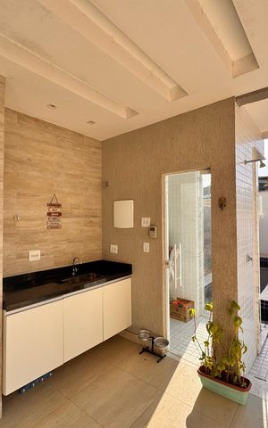 Casa de condomínio para alugar com 297m², 6 quartos e 2 vagas Casa de condomínio para alugar com 297m², 6 quartos e 2 vagasÁrea externa