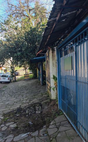 Casa à venda com 120m², 1 quarto e 4 vagas Casa à venda com 120m², 1 quarto e 4 vagasFachada