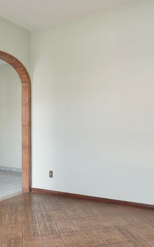 Casa à venda com 294m², 6 quartos e 4 vagas Casa à venda com 294m², 6 quartos e 4 vagasSala 2 - Casa 1