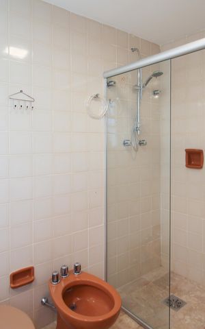 Apartamento para alugar com 116m², 2 quartos e 2 vagasBanheiro da Suíte