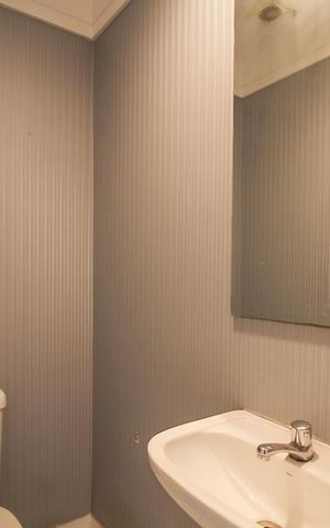 Apartamento para alugar com 131m², 3 quartos e 2 vagas Apartamento para alugar com 131m², 3 quartos e 2 vagasLavabo