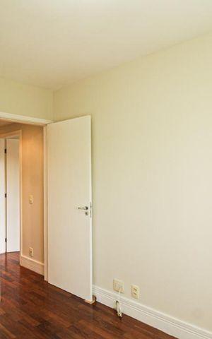 Apartamento para alugar com 131m², 3 quartos e 2 vagas Apartamento para alugar com 131m², 3 quartos e 2 vagasQuarto