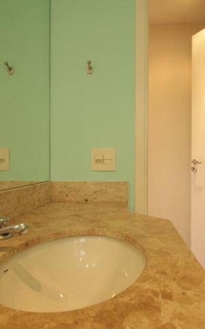 Apartamento para alugar com 131m², 3 quartos e 2 vagas Apartamento para alugar com 131m², 3 quartos e 2 vagasBanheiro social
