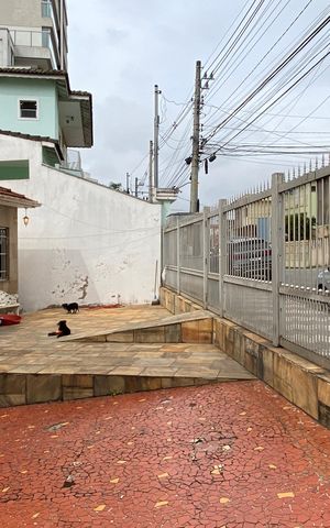 Casa para alugar com 573m², 2 quartos e 2 vagas Casa para alugar com 573m², 2 quartos e 2 vagasÁrea externa - Garagem