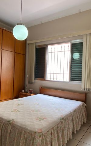 Casa para alugar com 573m², 2 quartos e 2 vagas Casa para alugar com 573m², 2 quartos e 2 vagasQuarto 1